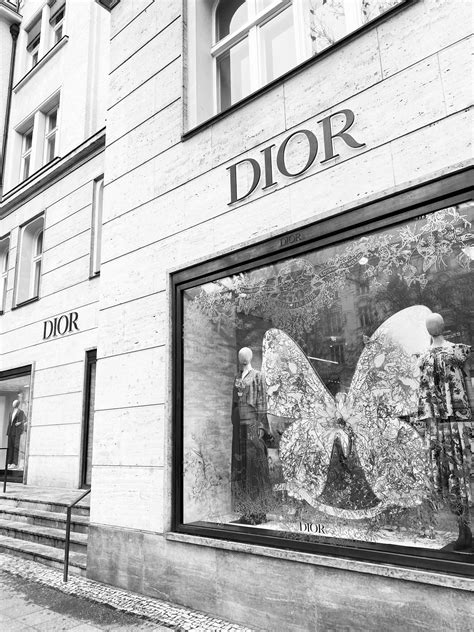 modegeschäft kudamm dior velentino|DIOR .